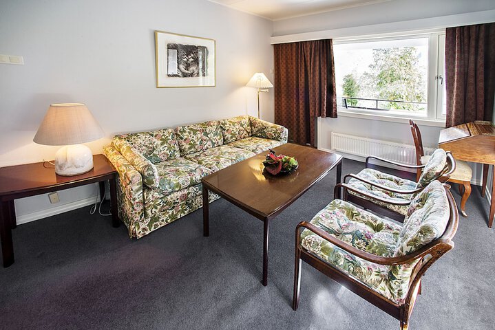 Room 25 of 48
