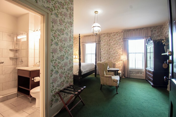 Room 16 of 75