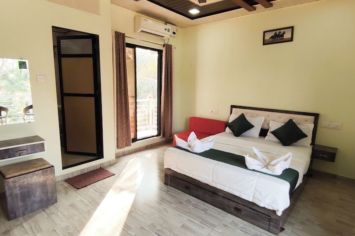 Room 2 of 105