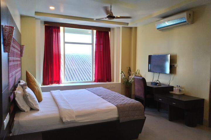 Room 28 of 50