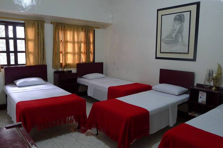Room 13 of 38