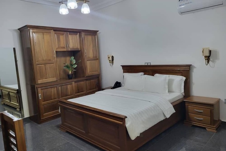 Room 40 of 79