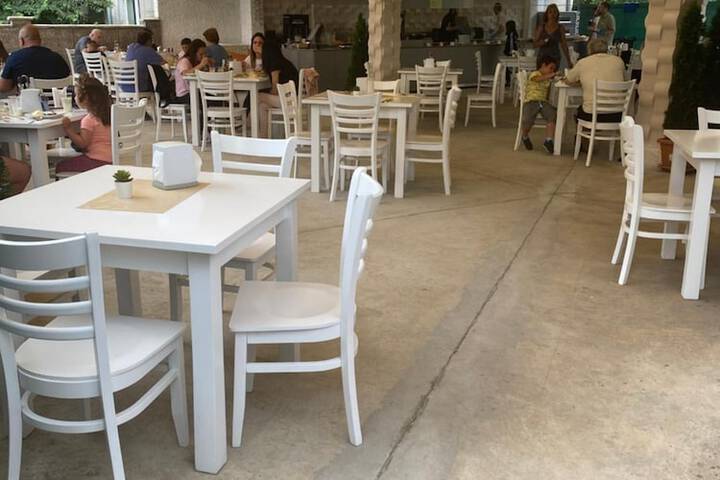 Dining 50 of 70