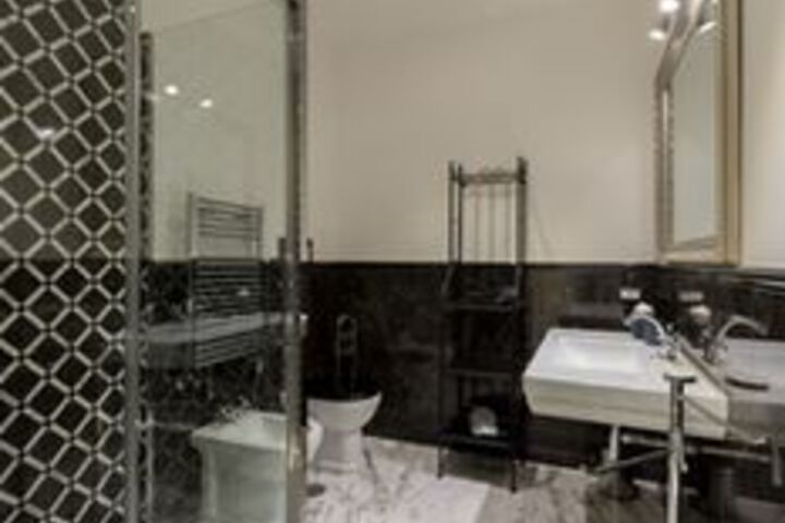 Room 2 of 22
