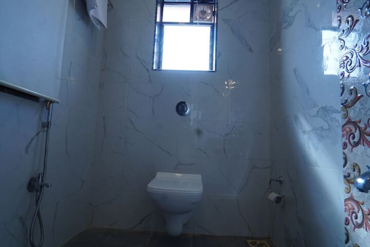 Room 33 of 55