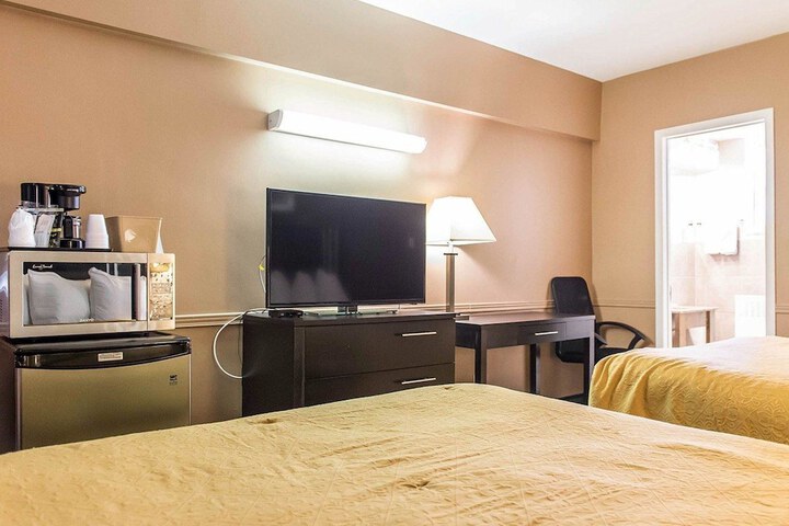 Room 16 of 36