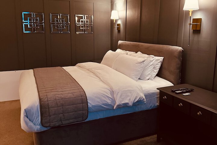 Room 15 of 171