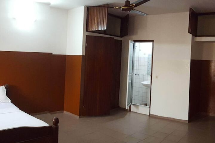 Room 13 of 25