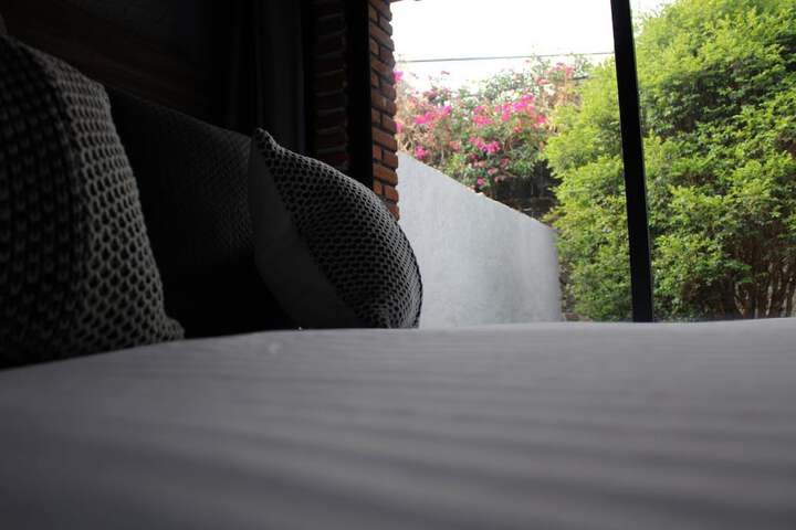 Room 6 of 107