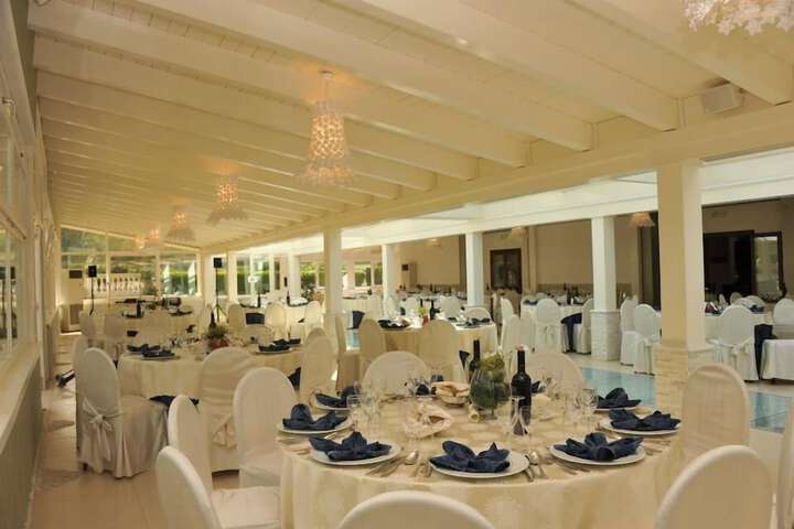 Ballroom/Hall 52 of 70