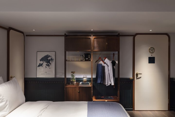 Room 18 of 36