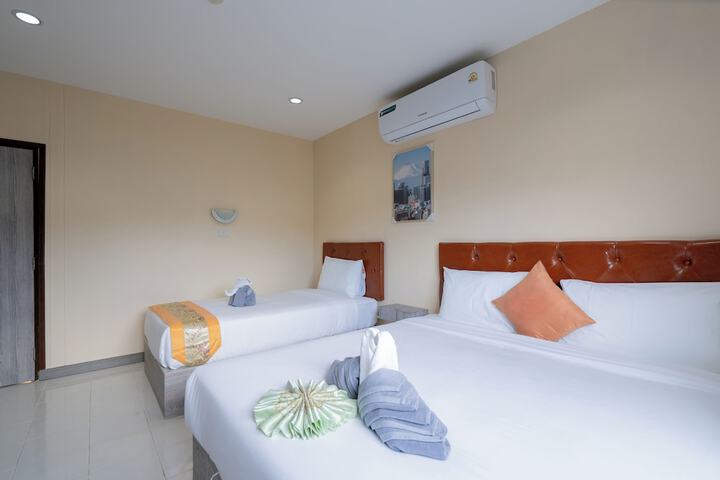 Room 25 of 63