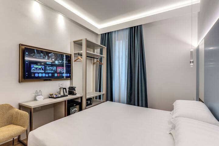 Room 36 of 94
