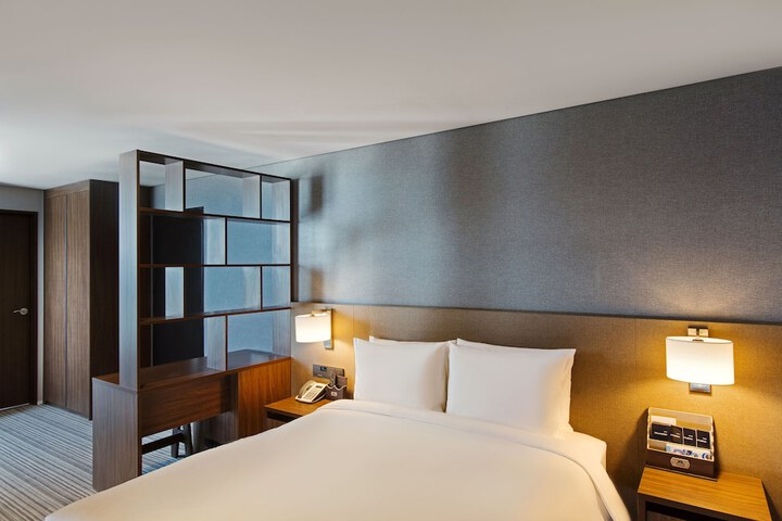 Room 10 of 55