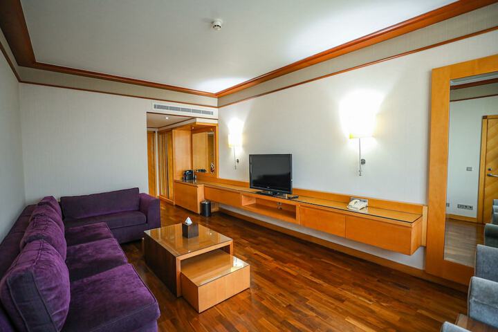 Room 16 of 135