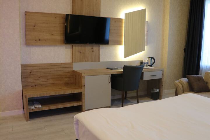 Room 6 of 45