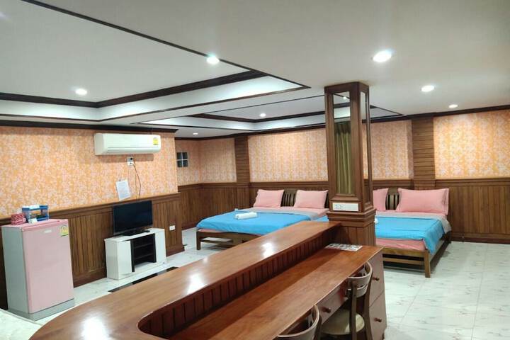 Room 9 of 24