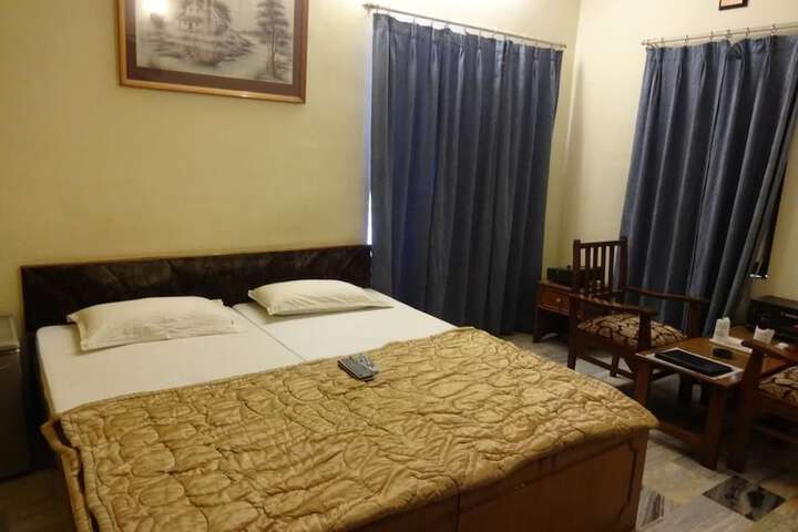 Room 3 of 13