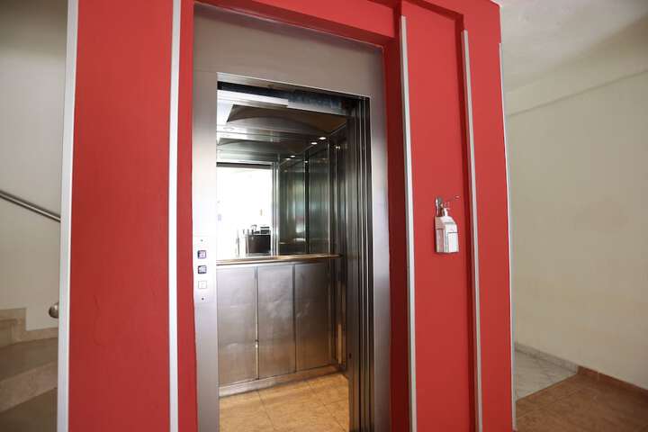 Hotel Interior 7 of 71