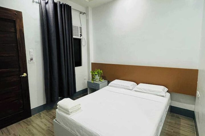 Room 4 of 27