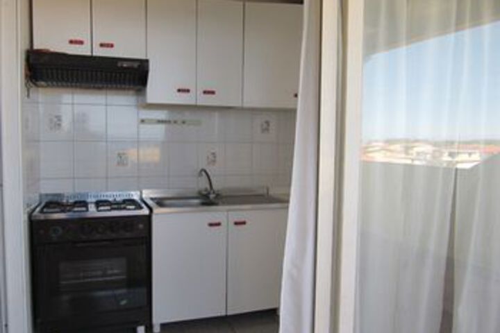Room 14 of 18