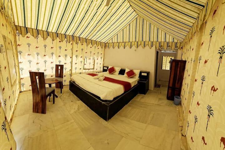 Room 6 of 13