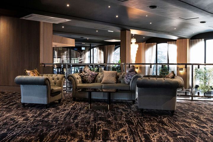 Lounge 279 of 295
