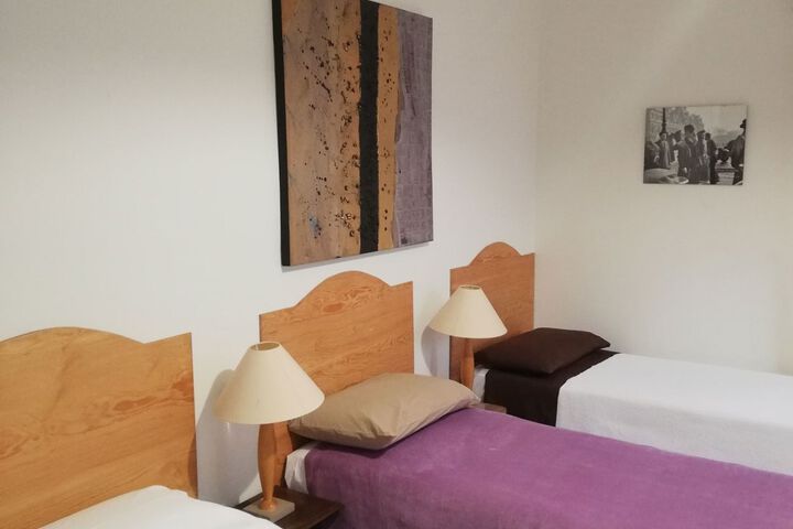 Room 25 of 38