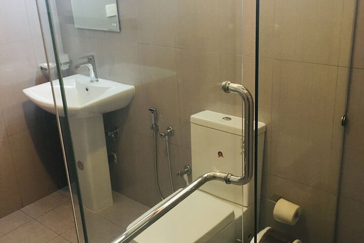 Room 80 of 123
