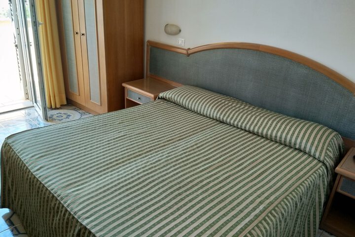 Room 6 of 71