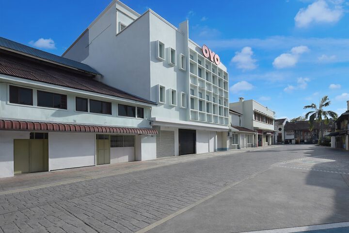 Hotel Entry