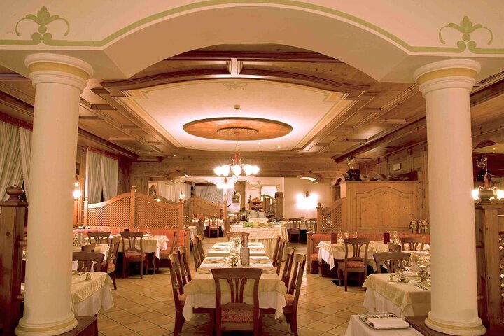 Dining 90 of 107