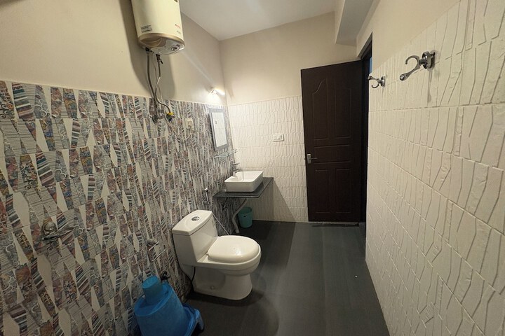 Room 28 of 48