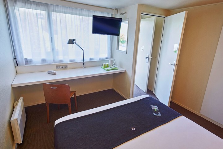Room 7 of 41