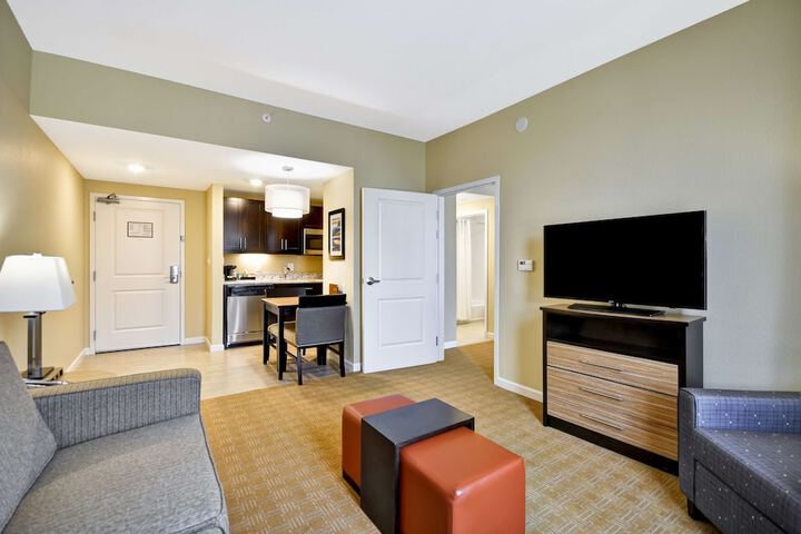 1 King Bed Studio Suite (16 of 19)