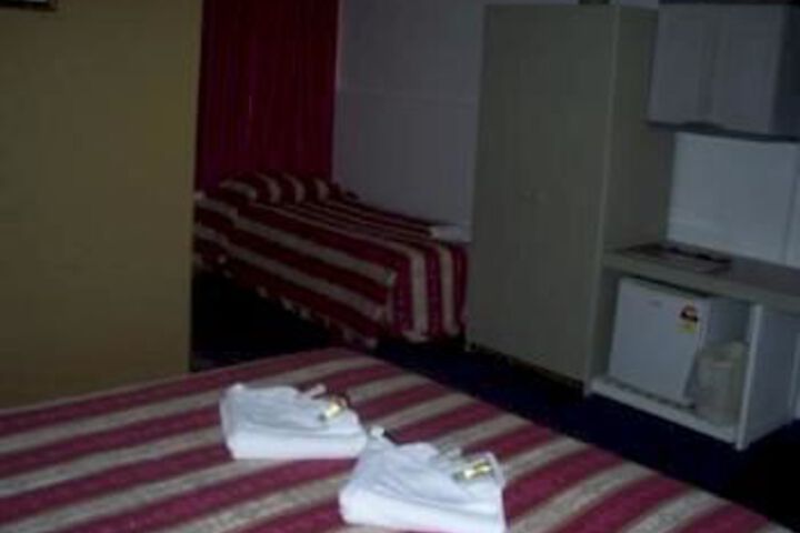 Room 10 of 21