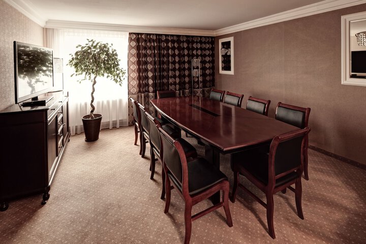 Room 9 of 33