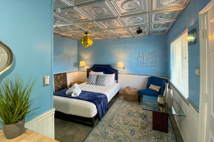 1 King Bed Pool View (8 of 8)
