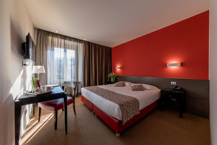 Room 4 of 14