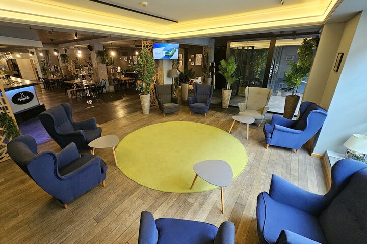 Guest Lobby