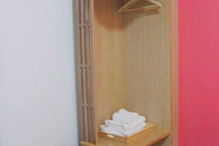 Room 18 of 42