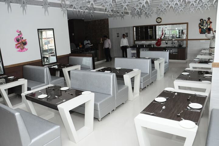 Dining 65 of 84
