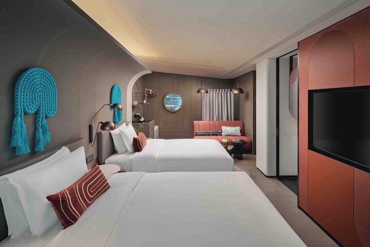 Room 21 of 93