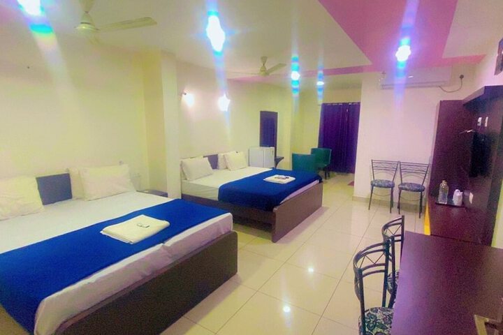 Room 10 of 35