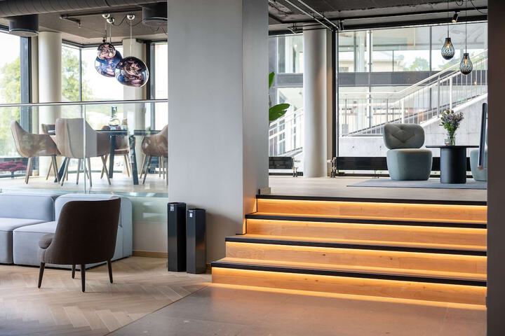Guest Lobby