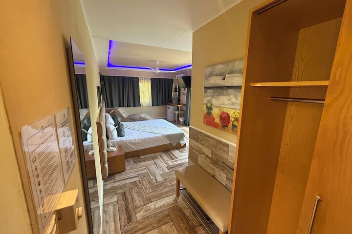 Room 26 of 157
