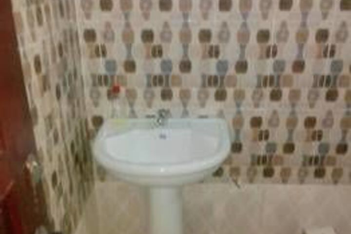 Room 6 of 13