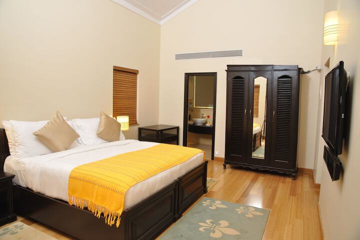 Room 6 of 30