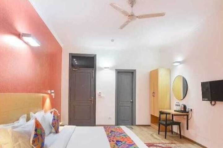 Room 14 of 27