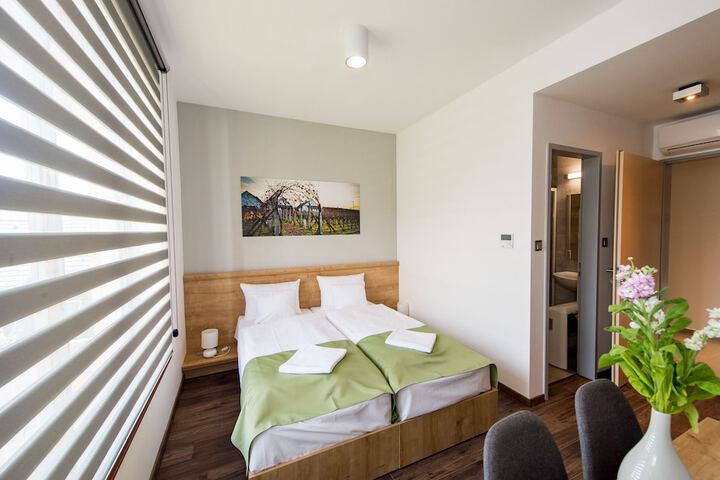 Room 9 of 20
